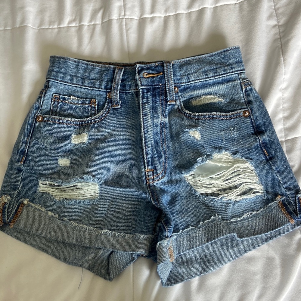 -Aeropostale mom short, medium wash, size 00
